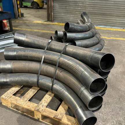 Induction bending pipes on the pallet 