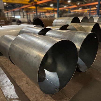 Plate rolling Cylinders on the floor 